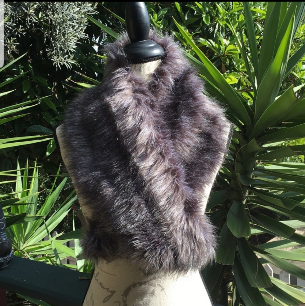 ๐๐HP 8/21๐๐Faux Fur Shawl/Collar - Picture 3 of 7